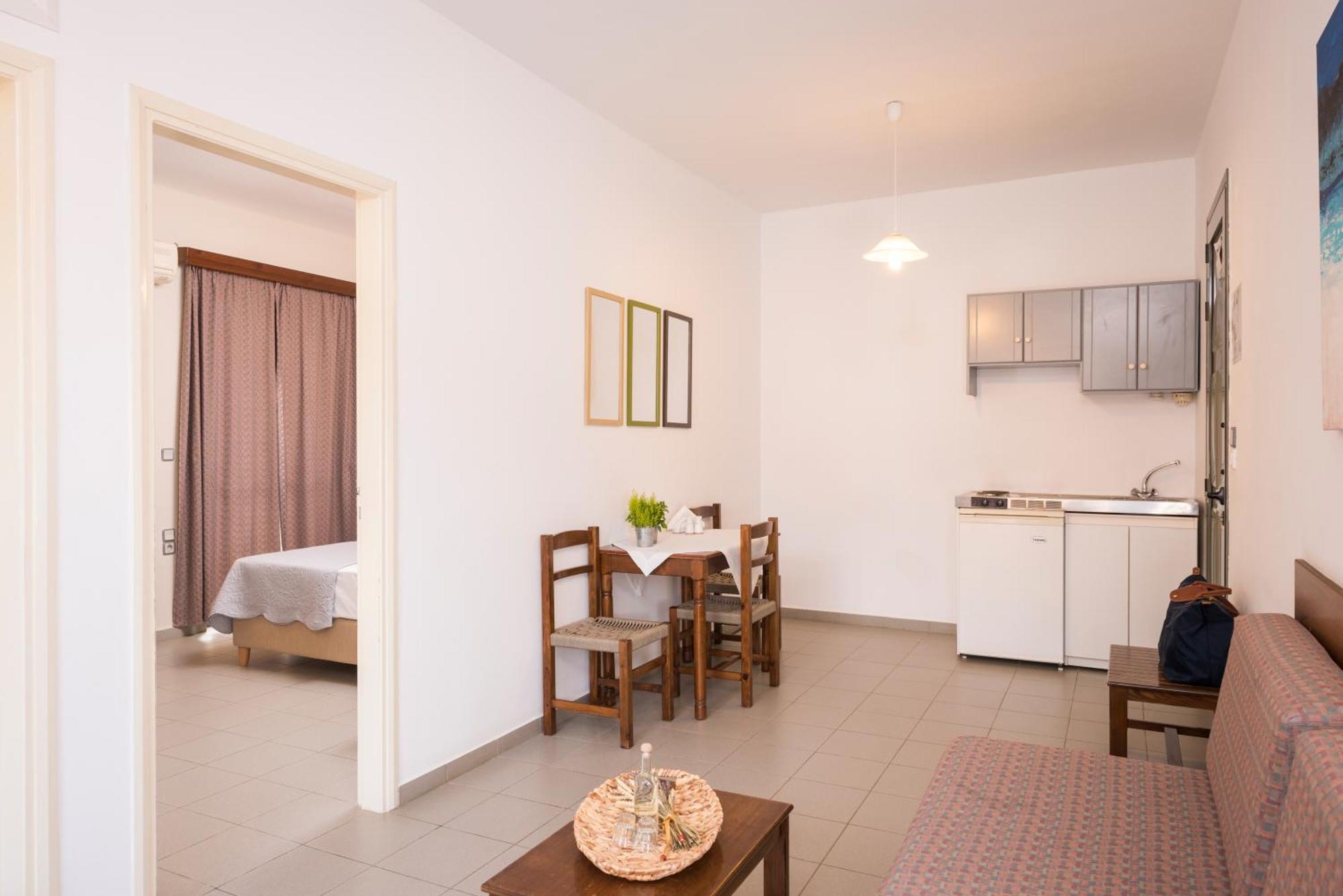 קליבס Mistrali Suites & Apartments מראה חיצוני תמונה